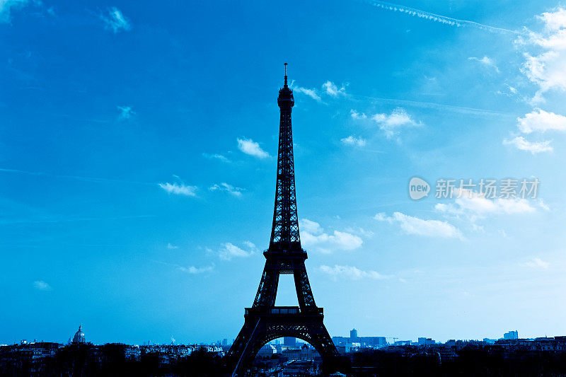 法国巴黎——埃菲尔铁塔的剪影