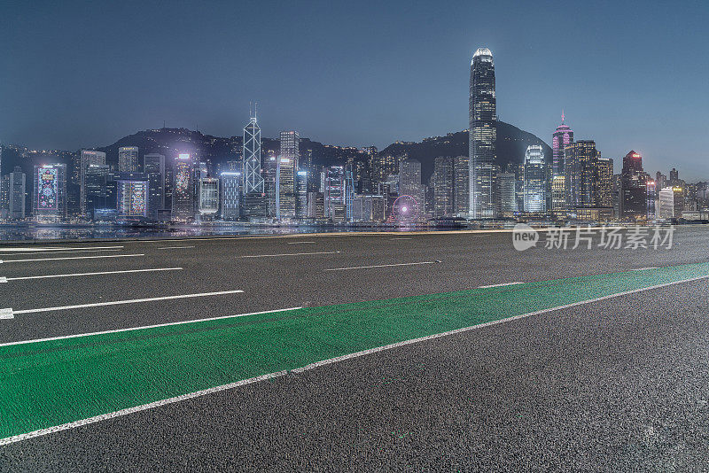 空空如也的道路与香港城市日落的轨迹