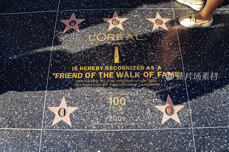 巴黎欧莱雅在美国加州洛杉矶好莱坞大道星光大道上星光熠熠