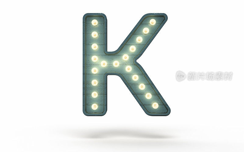 字母K装饰着灯泡覆盖着绿色的木头
