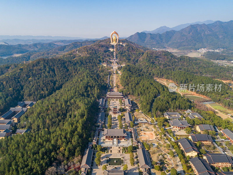 黄金佛塔航拍，中国寺庙的古建筑