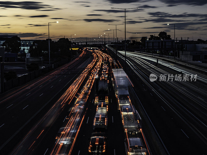 多车道高速公路上的光径