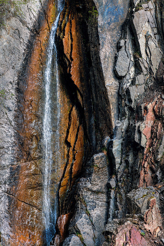 雪崩后的棕色石头，抽象艺术，普里莫尔斯卡，斯洛文尼亚，欧洲