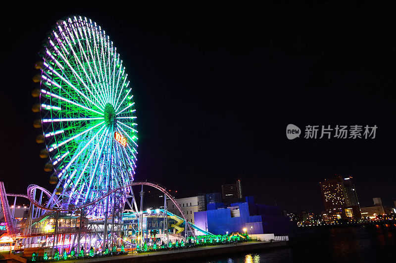 横滨环球全景桥上的夜景，日本