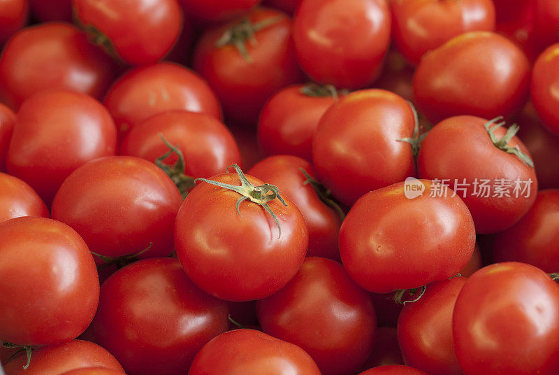 新鲜tomatos