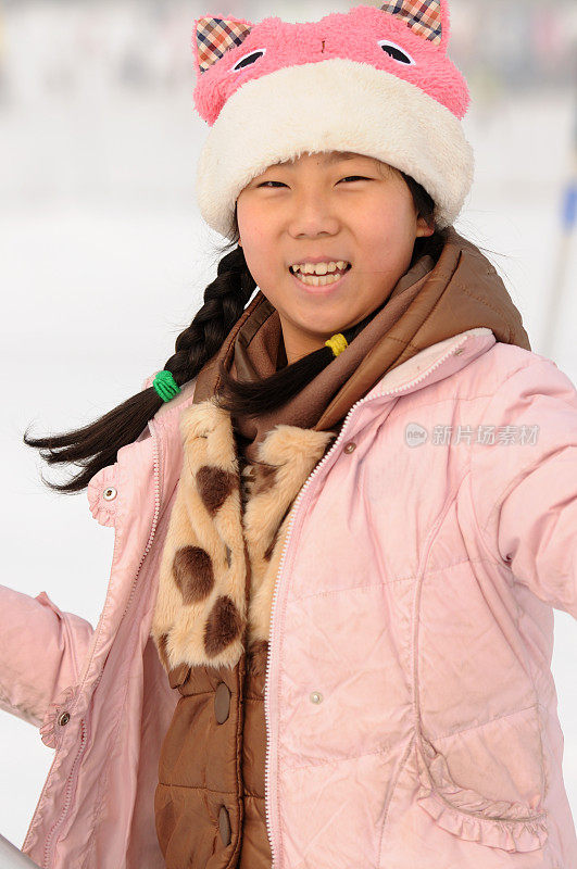 滑雪的女孩