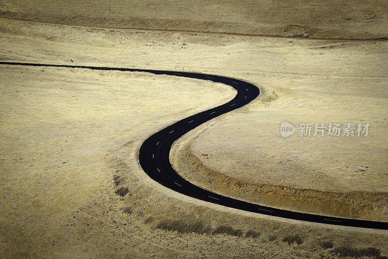 孤独的沙漠公路