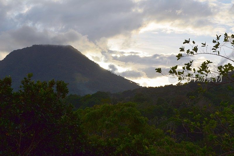 卡米圭因岛的火山景观