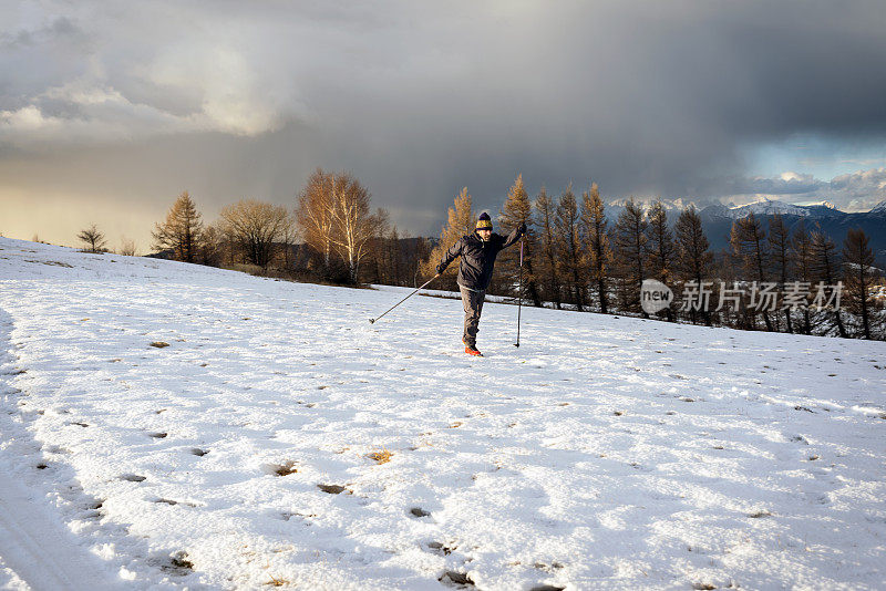 在朱利安阿尔卑斯山斯洛文尼亚滑雪