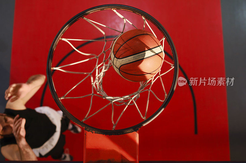 篮球运动员扣篮-人扣篮