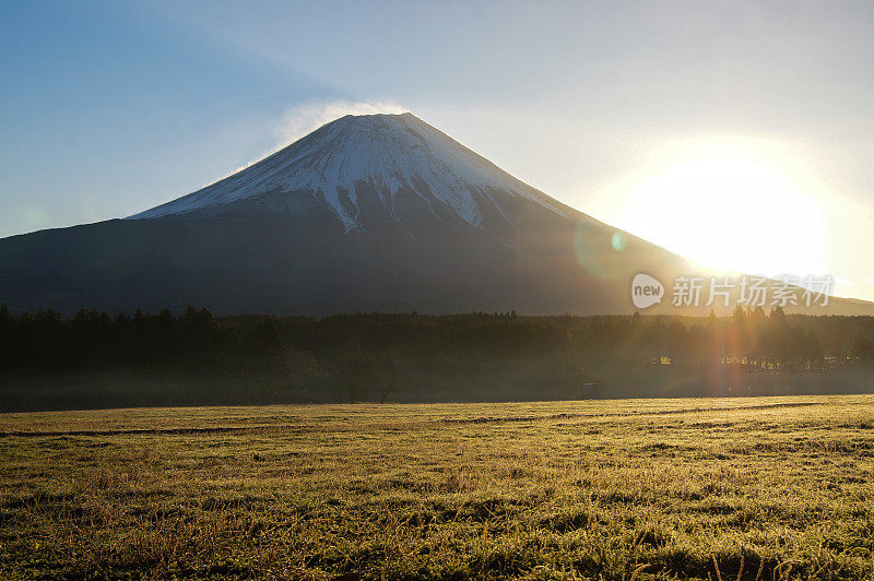 欣尝到富士山美丽的日出
