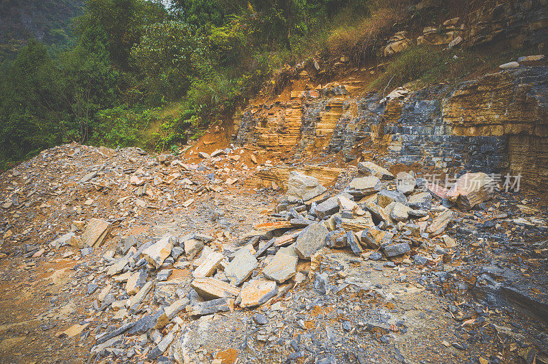 建筑山路