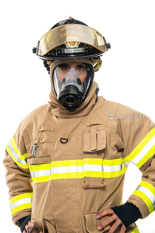 成年西班牙消防员(真实的人)戴着面具