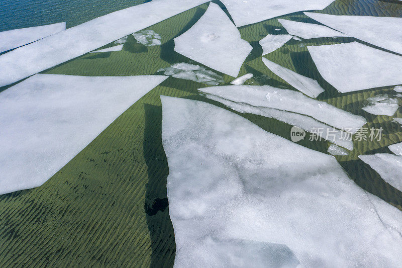 克里斯蒂安岛渡轮(雪松角码头)在拉方丹，小，加拿大，安大略省。