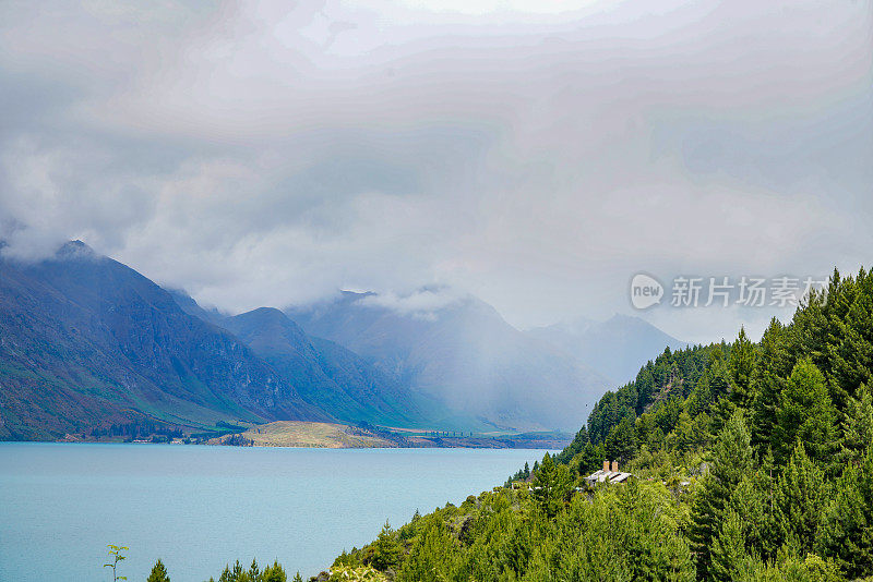 海耶斯湖展示景观附近的皇后镇，新西兰