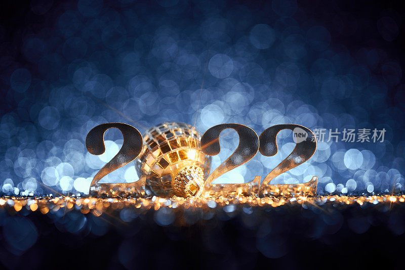 新年2022圣诞静物-背景金色蓝色迪斯科派对庆祝