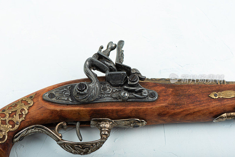近距离的打击锁的古董单发手枪。