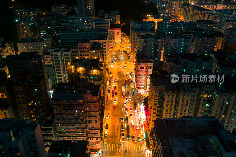 无人机超距拍摄香港九龙人口密集地区的上空，该地区有许多住宅楼宇