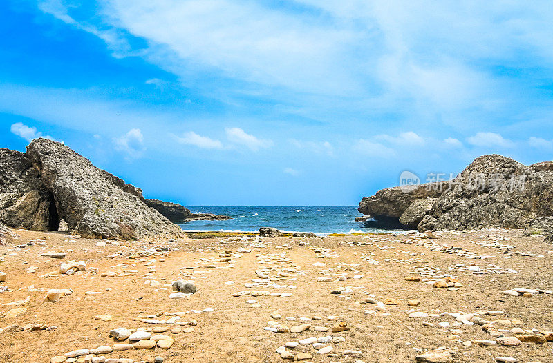 位于谢特博卡的Curaçao加勒比岛上风景优美的海洋和岩层