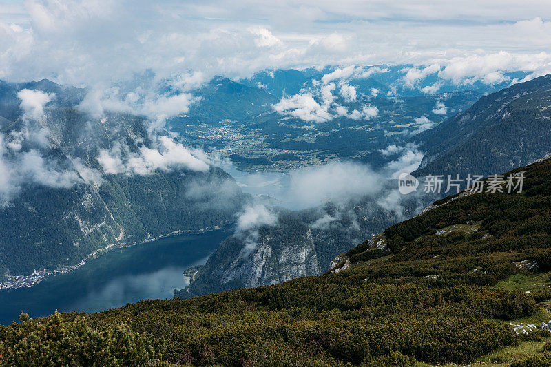 奥地利萨尔茨卡默古特地区，克里朋斯坦山顶的5指观景台(5指)