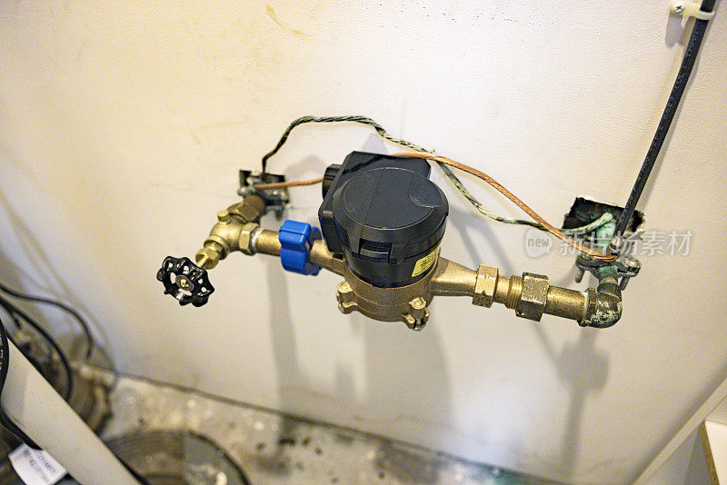 住宅地下室安装新型无线水表
