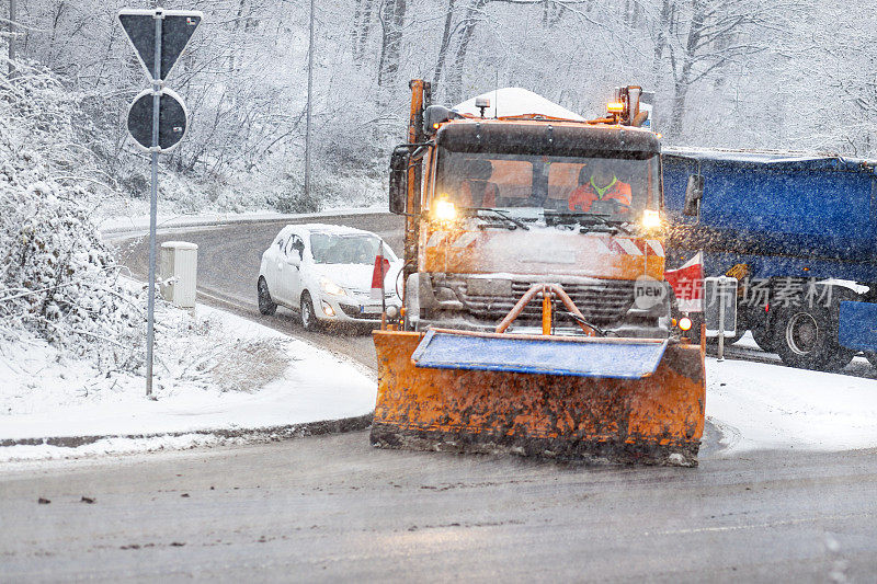 扫雪车——大雪