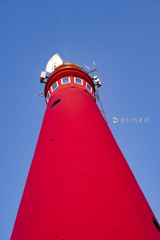 日落时分，Schiermonnikoog岛上的灯塔