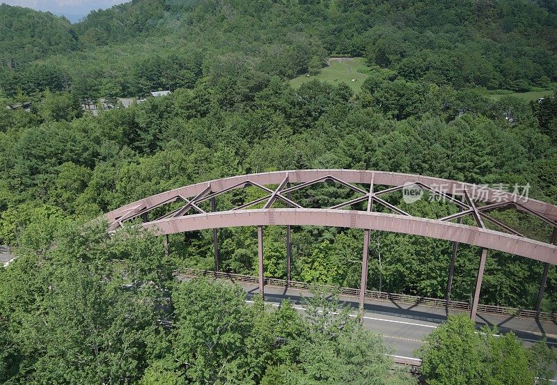 日本北海道703号公路的拱桥