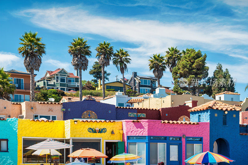 色彩缤纷的海滩别墅卡皮托拉圣克鲁斯加利福尼亚州