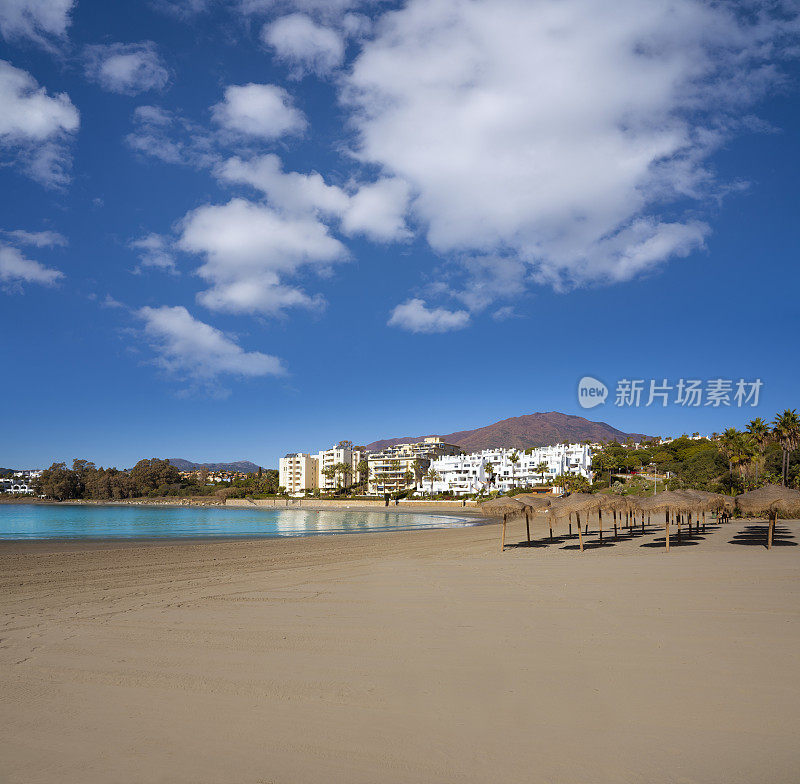 太阳海岸的埃斯特波纳海滩