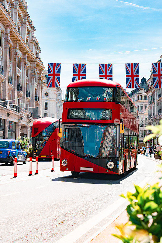牛津街的英国国旗庆祝女王登基60周年