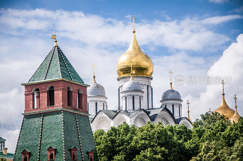 俄罗斯莫斯科，克里姆林宫后面的斯摩棱斯克美丽的圣母大教堂