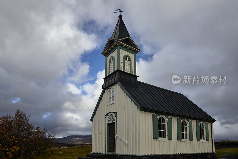 冰岛辛韦利尔国家公园的小教堂
