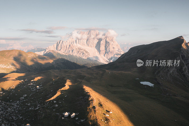 徒步到蒙德瓦尔，Dolomites，意大利阿尔卑斯山，意大利