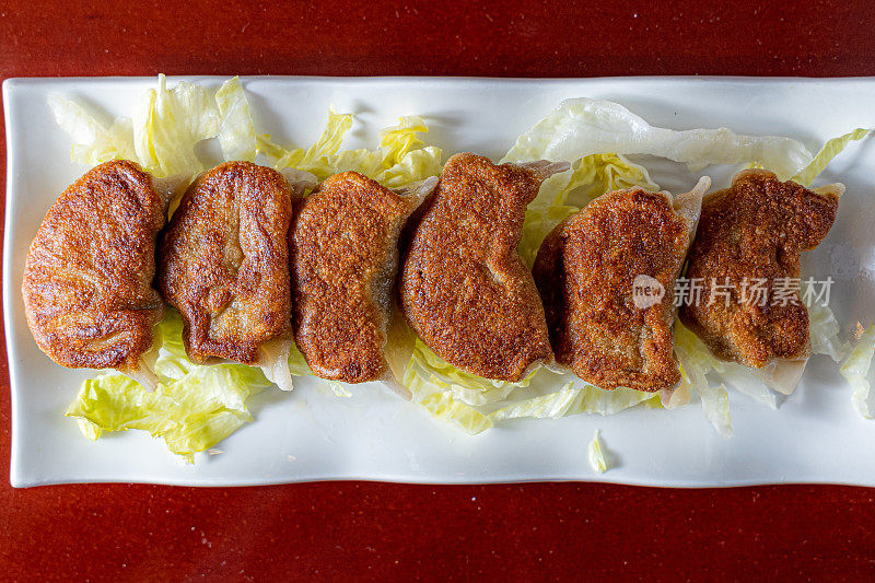 食物照片-各种主菜，开胃菜，甜点等。