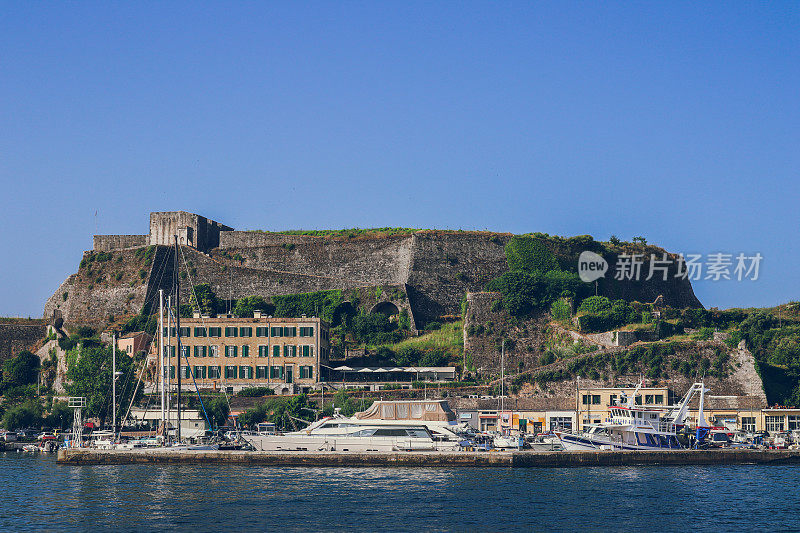 从船上俯瞰科孚岛的新堡垒，科孚镇，Kerkyra，科孚岛，希腊