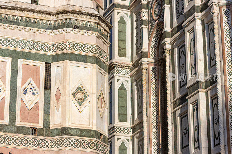 意大利托斯卡纳佛罗伦萨大教堂广场的建筑细节