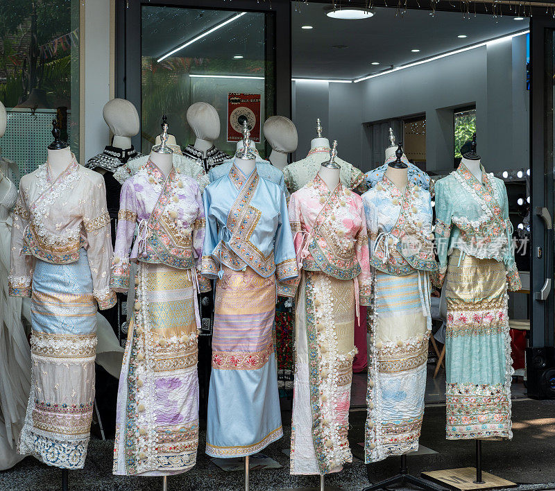 东南亚民族服饰展示橱窗