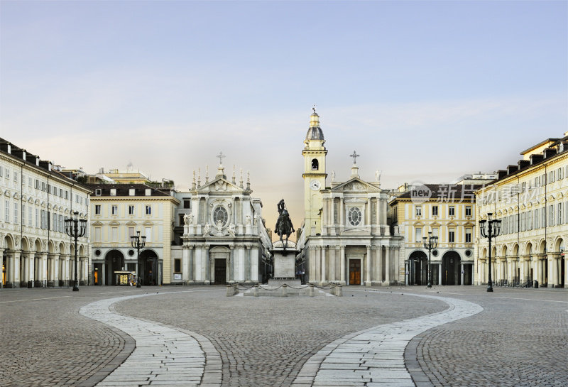 圣卡洛广场，双子教堂，都灵的主景