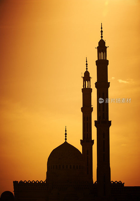 日落时分的穆斯塔法清真寺
