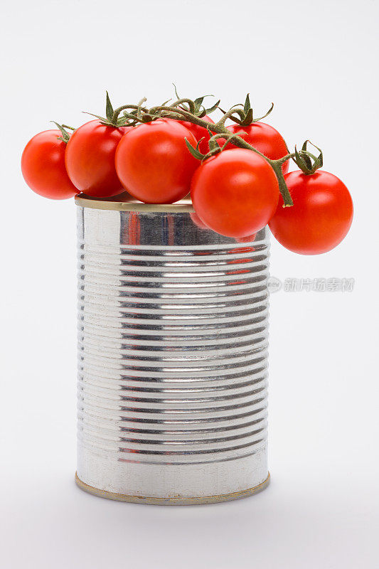 西红柿和锡罐