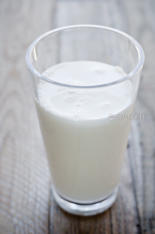 杯牛奶