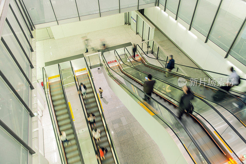 亚洲香港国际机场的楼梯