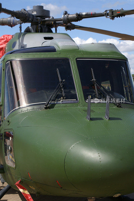 韦斯特兰山猫直升机