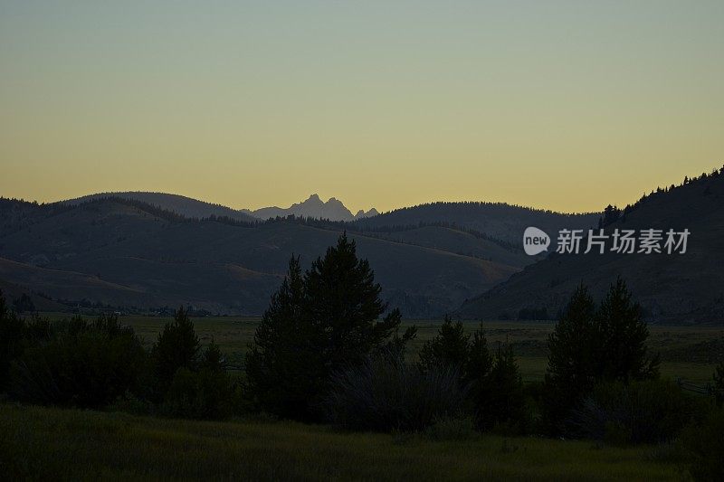 锯齿波北部山谷