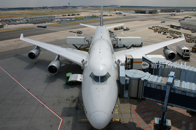 747飞机在登机口