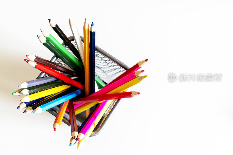 彩色铅笔在笔筒