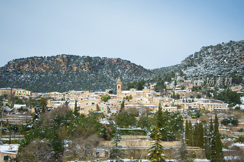 雪在马略卡岛