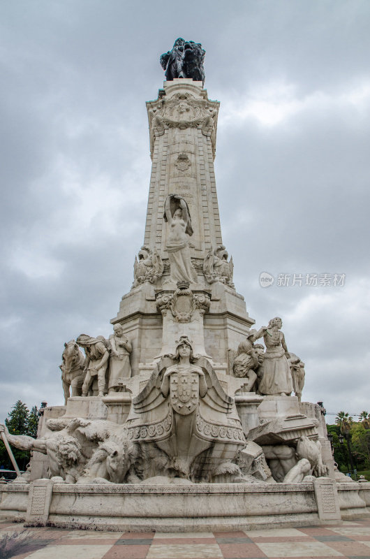 庞巴尔侯爵雕像