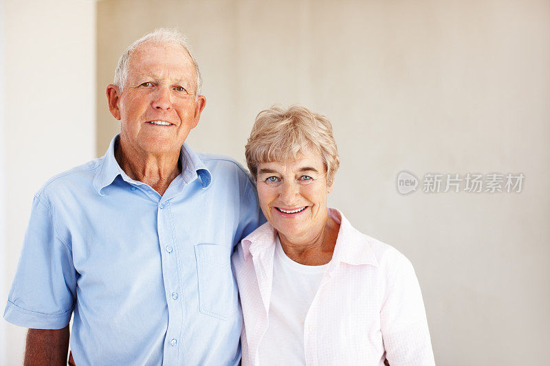 幸福的老夫妻在一起